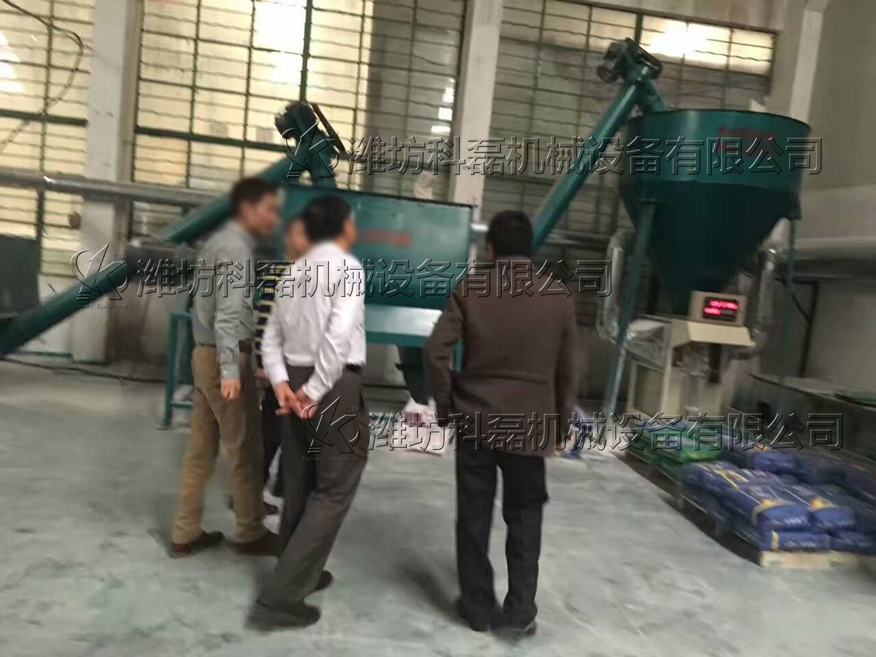 山東東營(yíng)客戶膩?zhàn)臃凵a(chǎn)線實(shí)拍 第2張 山東東營(yíng)客戶膩?zhàn)臃凵a(chǎn)線實(shí)拍 第2張