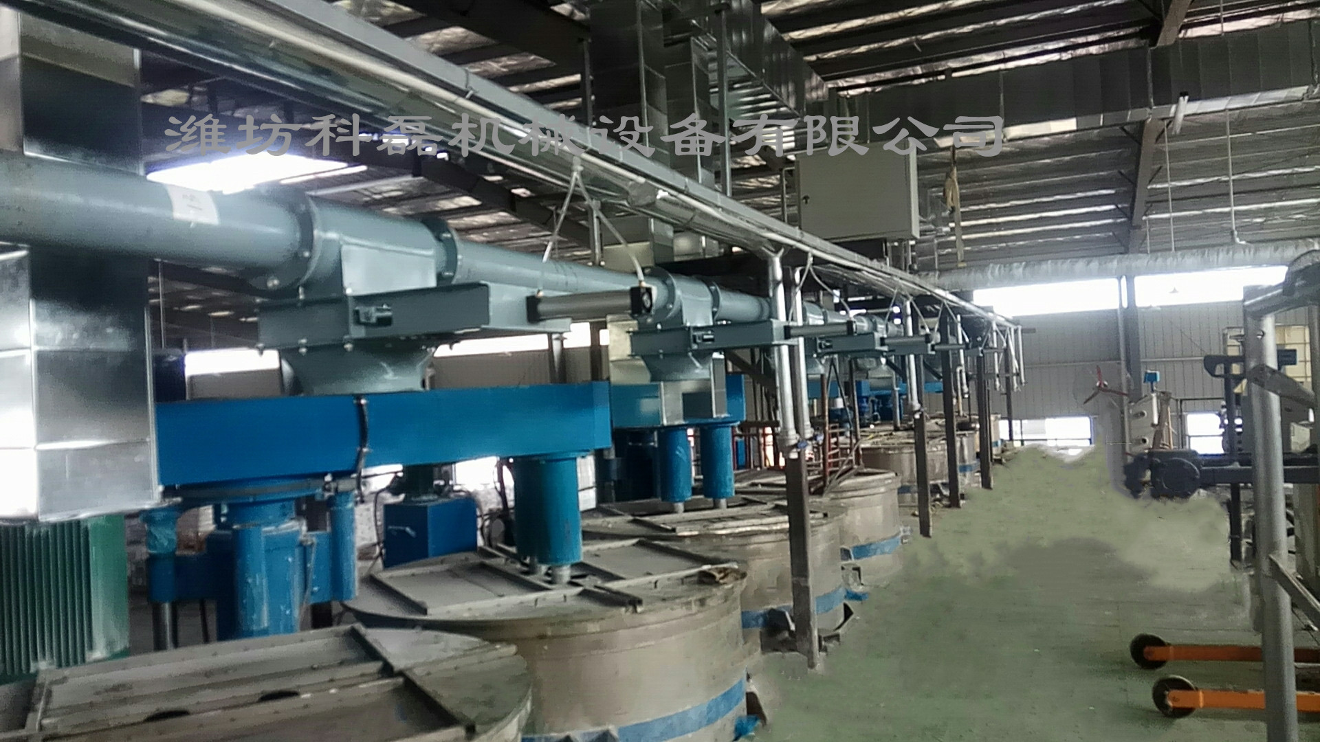 科磊管鏈輸送機(jī)噸袋拆包機(jī)使用現(xiàn)場(chǎng)實(shí)拍 第2張